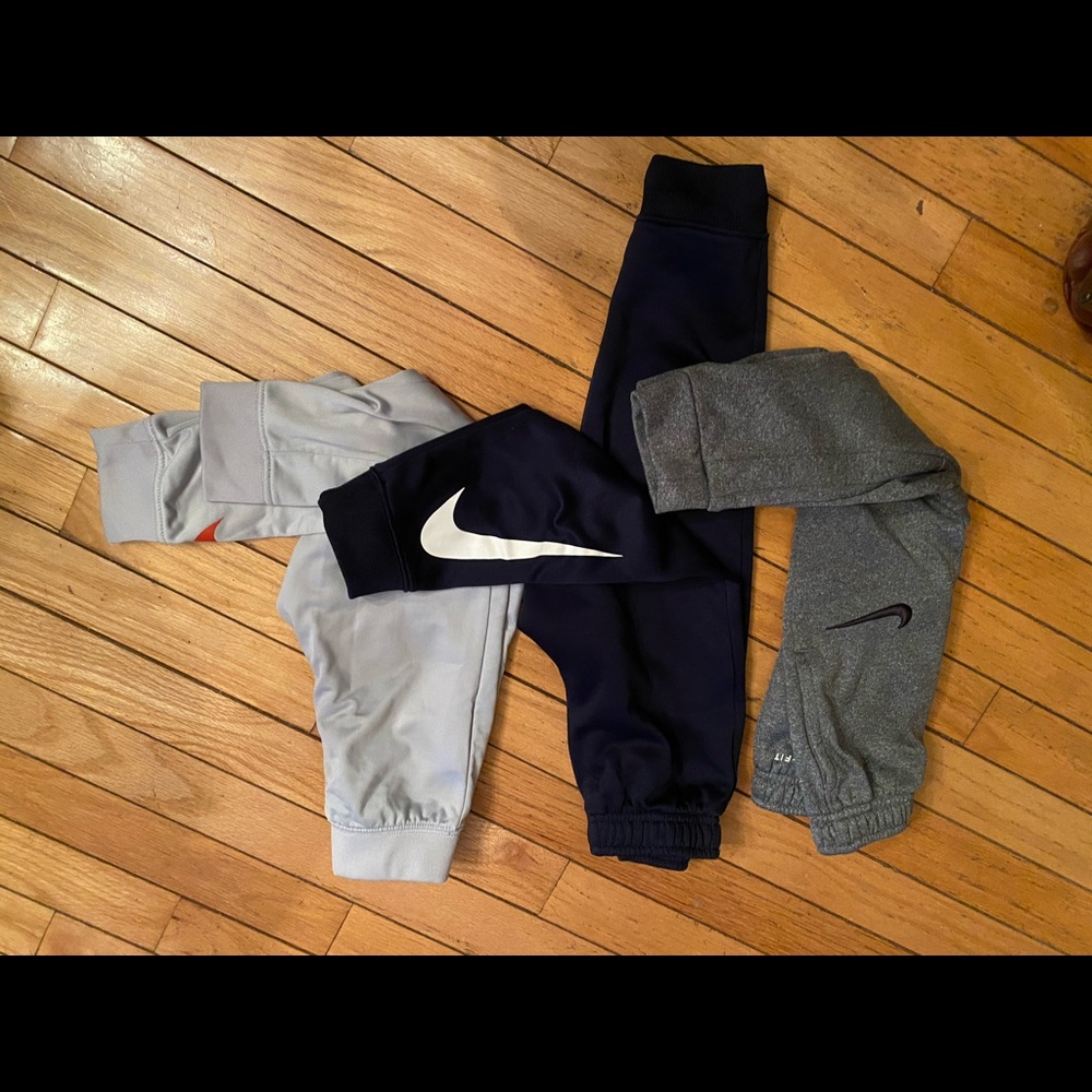3 pairs of 4T Nike joggers